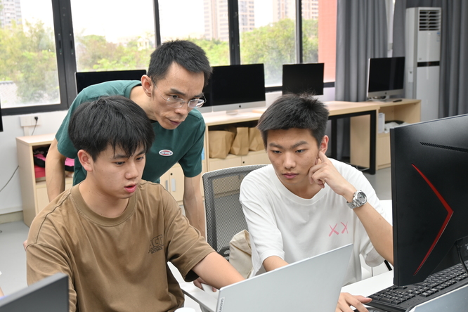 杜剑 扎根“游戏”讲坛21年，广州软件开发的领航者